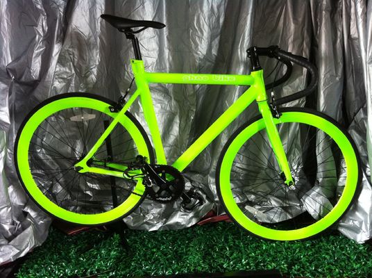 Kleur 700C Groen Single Speed Fixie Gear Bike met Neon Nights Glow-in-the-Dark Verf