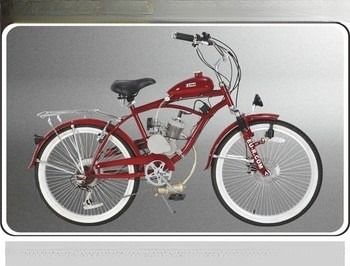 Een moeiteloze cruise door het strand op de 26 inch Pantone kleur gas motor cruiser voor mannen