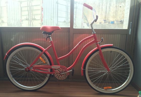 26&quot; Steep Thru Beach Cruiser Bike voor vrouwen met eenpersoonsversnellingen en aluminium velgen