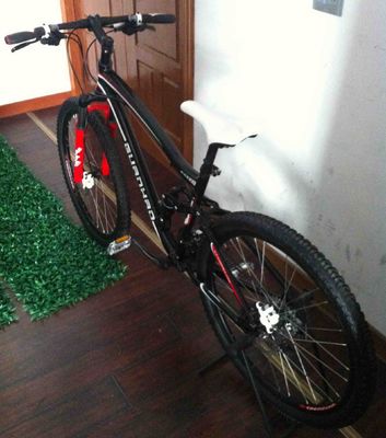 7005 Aluminium Frame 24S Shimano Altus 3x8 snelheden Volle ophanging Mountainbike 17KG