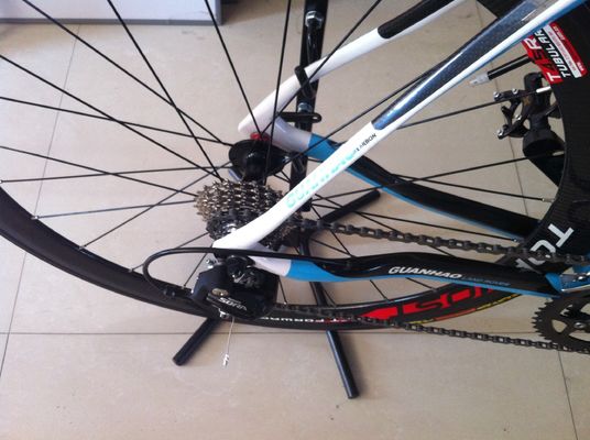 Koolstofvezel 700C Frame Shimano SORA-5700 18Speed Group 6KG Racing Road Speed Bike