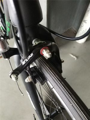 Shimano Derailleur 700C Aluminium wegfiets met Tsunami frame en 160kg laadvermogen