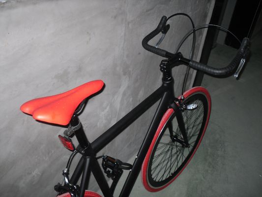 700C Full Matte Black OEM Aluminium Frame Single Speed Road Bike Bruto gewicht 13 kg