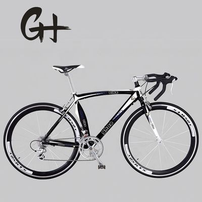 Gewone Pedal 700C Racing Bike met lichtgewicht aluminium frame en 24 snelheid