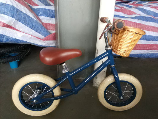 12 inch Foam Tire Kids' Balance Bike Gele Kleur Laadcapaciteit 70kg Front Wicker Basket