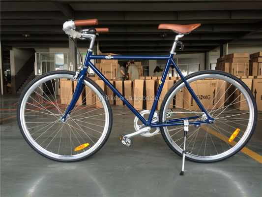 Rijd moeiteloos door de stad op deze 3-versnellings stadsfiets voor mannen met mand