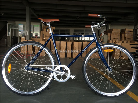 Rijd moeiteloos door de stad op deze 3-versnellings stadsfiets voor mannen met mand