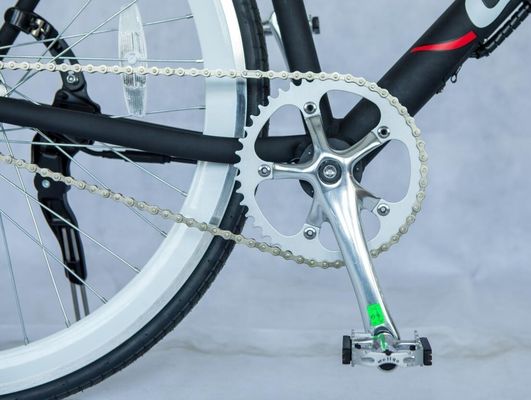 700C Aluminium Elektrische Fiets CE EN15194 Gecertificeerd 36V 350W Motor 10,8AH Verborgen Lithiumbatterie