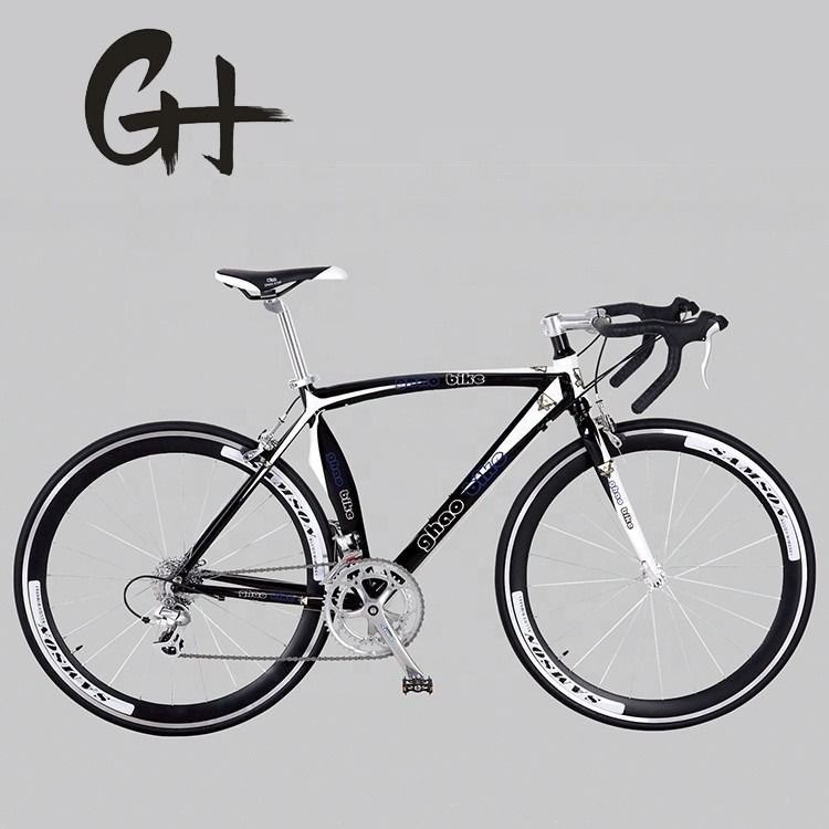 Gewone Pedal 700C Racing Bike met lichtgewicht aluminium frame en 24 snelheid